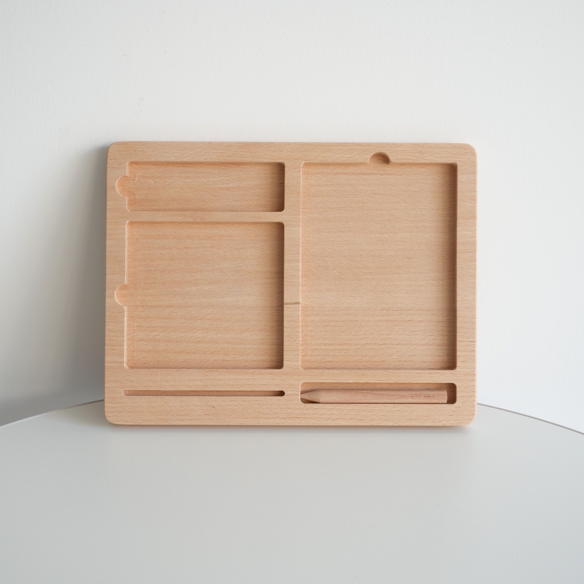 montessori-nomenclature-tray-front-view-wooden