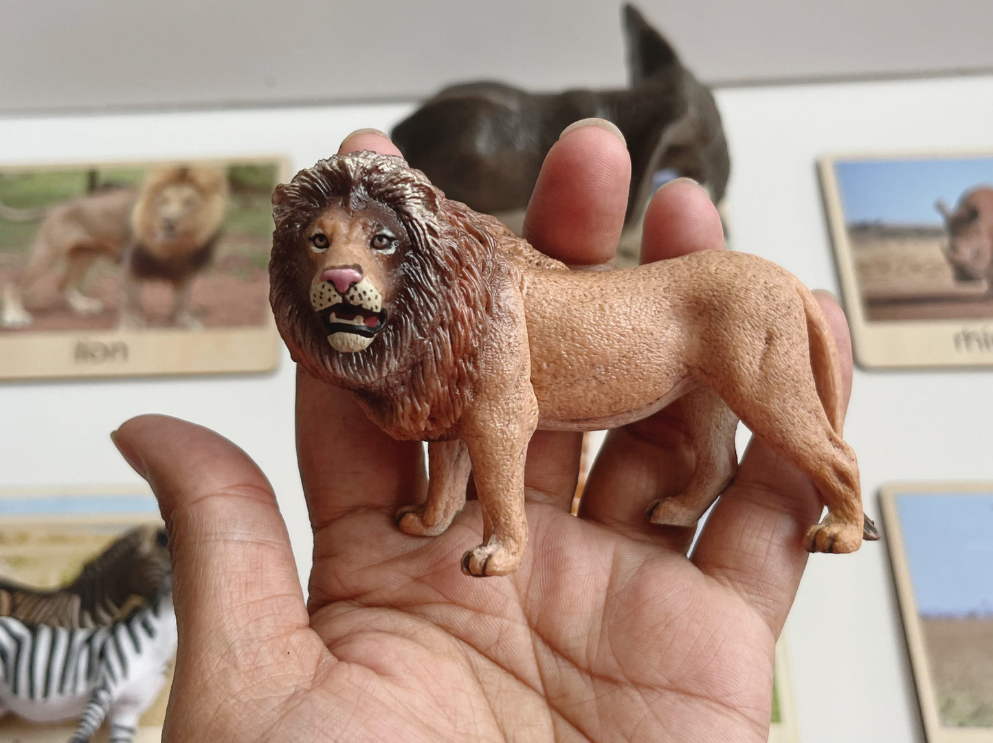 Toddler wild animals | African animals | Object to picture matching large animals set